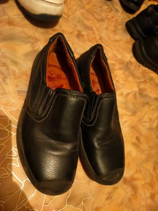 Продам детскую обувь