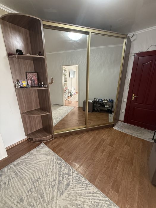 Продам угловой шкаф купе