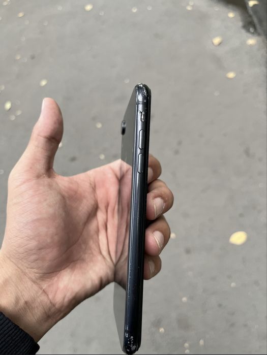 Продам iPhone XR 64 gb