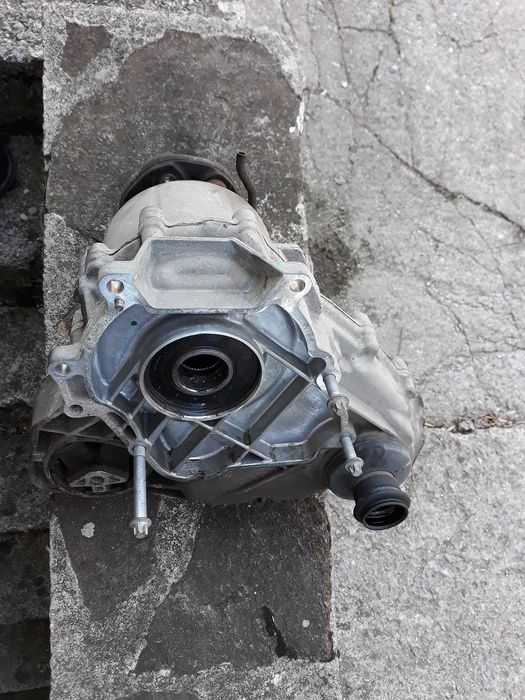 Раздатъчна кутия с моторчето от BMW X6 E71 2012г.