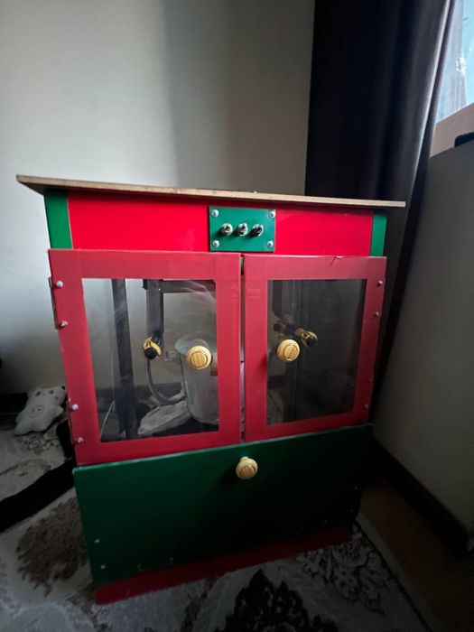 Popkorn aparat sotiladi 70$ ishlatilmagan yengide turibdi hama joyi is