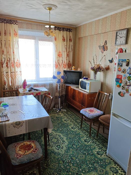 Продаётся 4 комнатная квартира