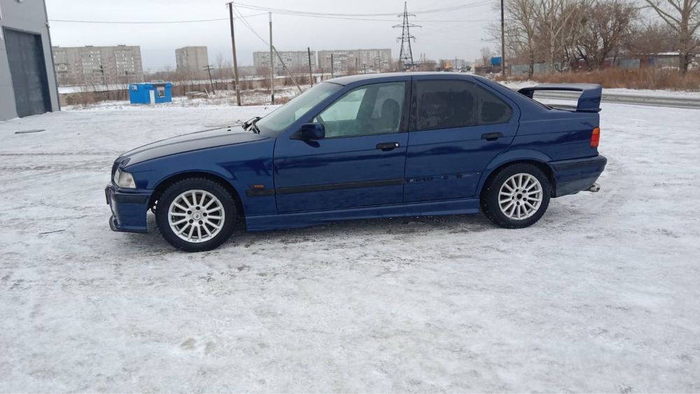 Продам BMW 320 I 1994 года