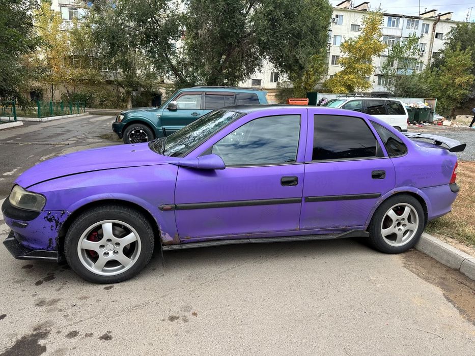 Продам машину опель вектра