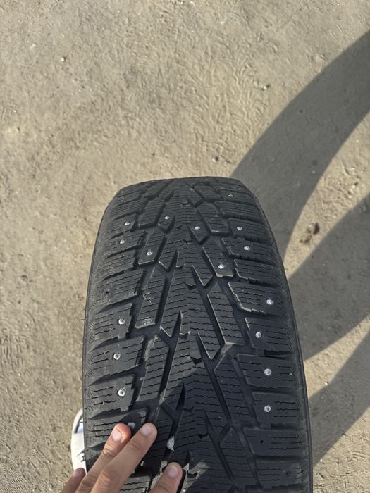 Зимние шйны 215/50 R17