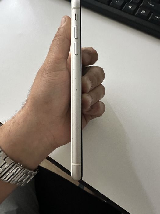 Iphone 11 128 gb oq rang feys iwlamidi oynasi singan ekrani original