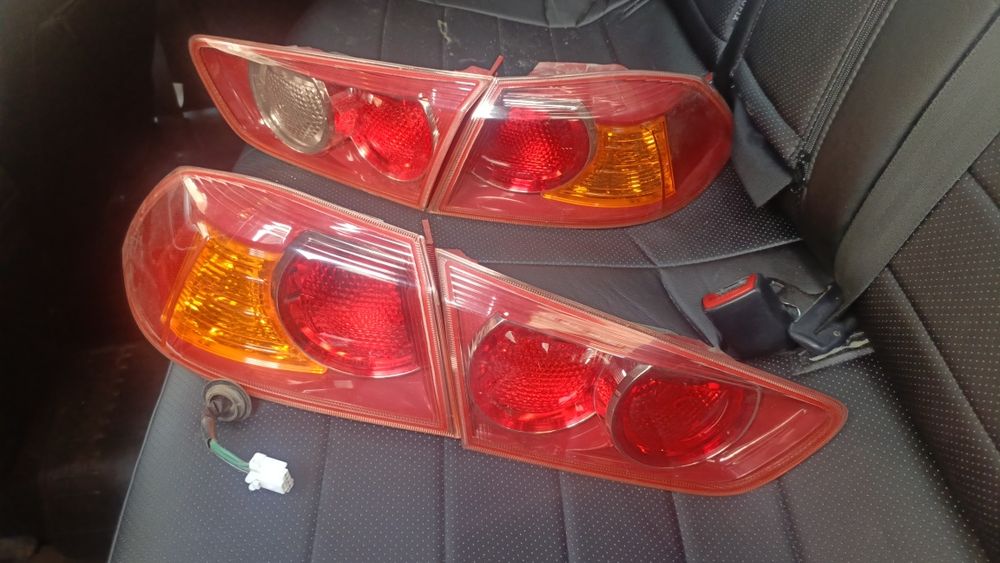 Фары задние на Mitsubishi Lancer X