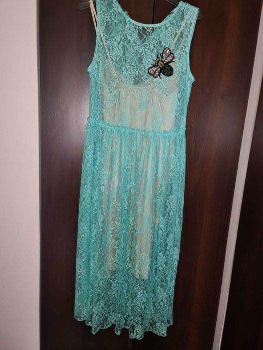 платья красивые продам