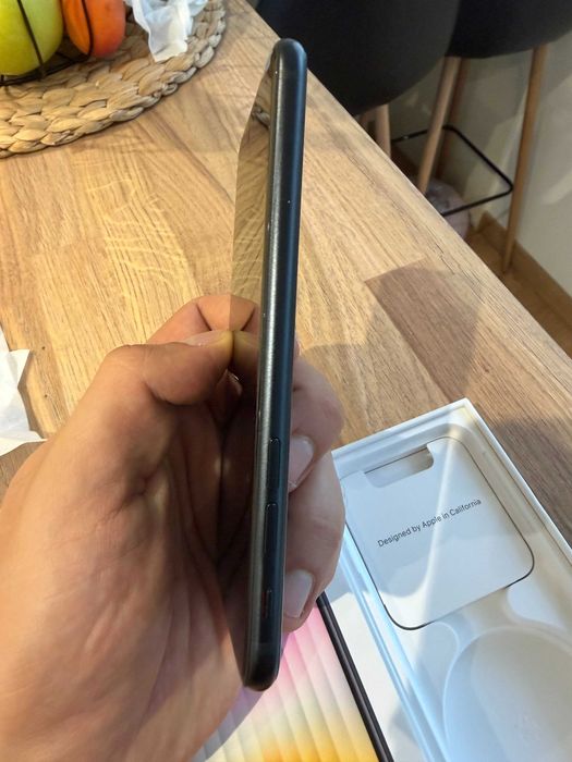 iPhone SE (2022), 64GB, Midnight