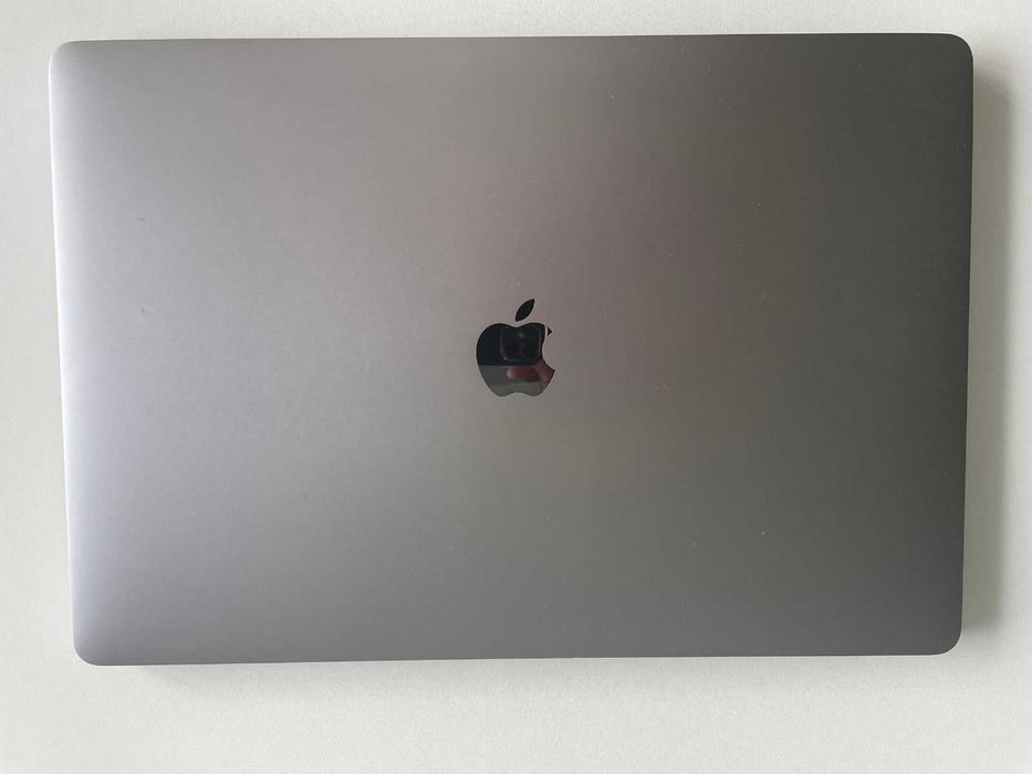 Продавам Apple MacBook Pro 16" 2019 i9/32GB DDR4/512GB SSD/5300M