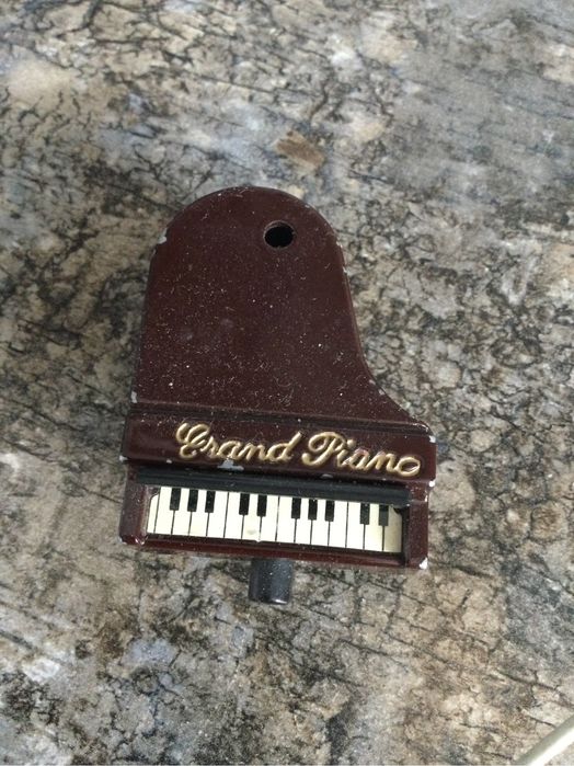 Зажигалка пианино