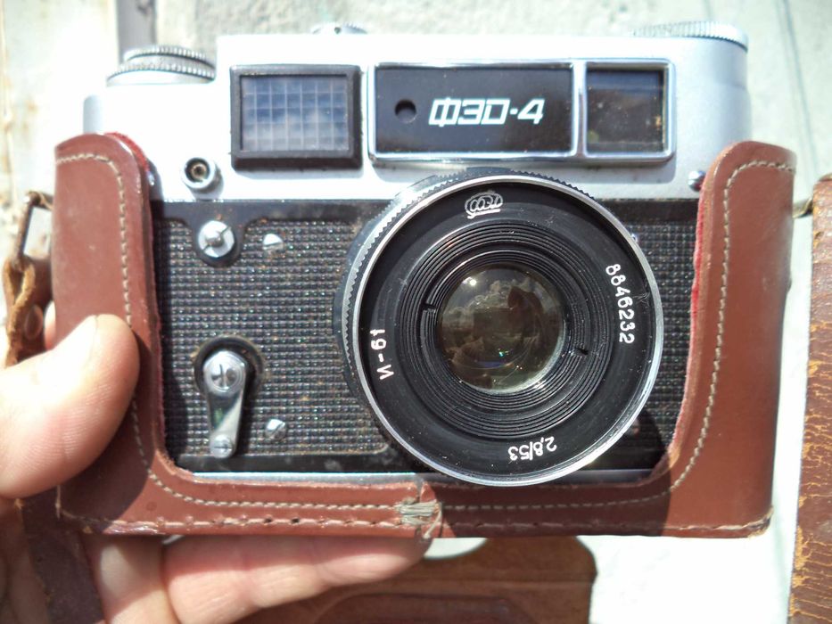 Ретро механичен лентов фотоапарат ФЕД-4