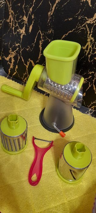 Продам овощерезку механическую