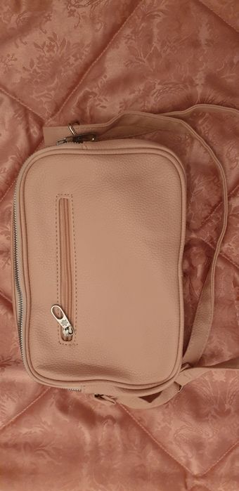 Нова дамска чанта