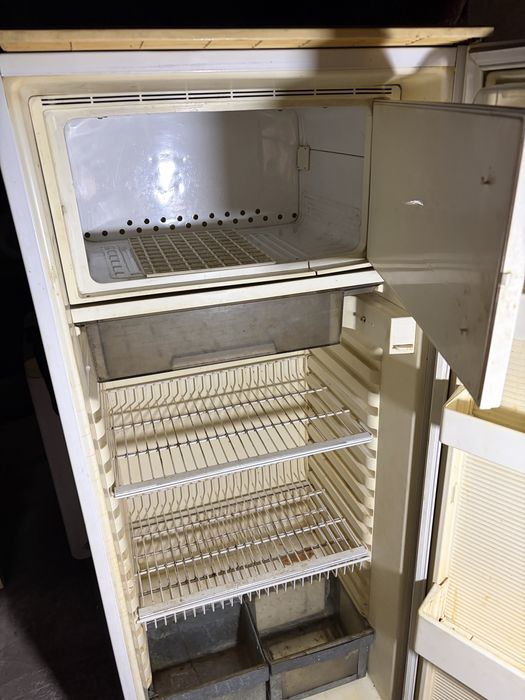 продам 2 Холодильника Beko