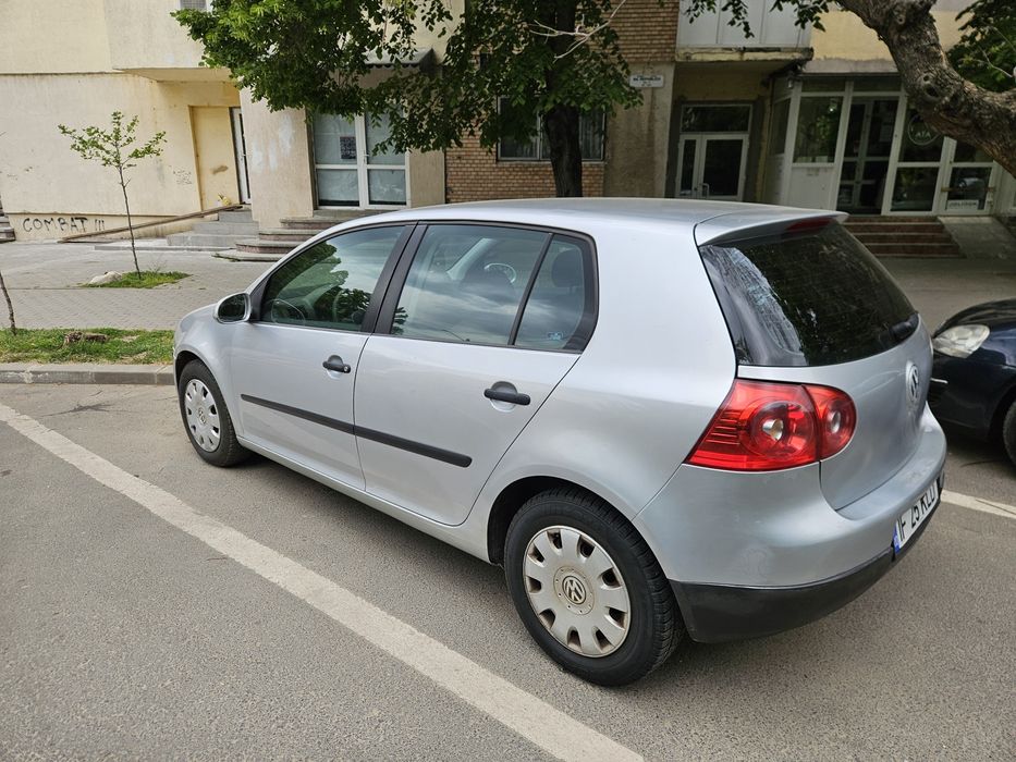 Vând Vw Golf 5 1.9 Tdi 105 cp