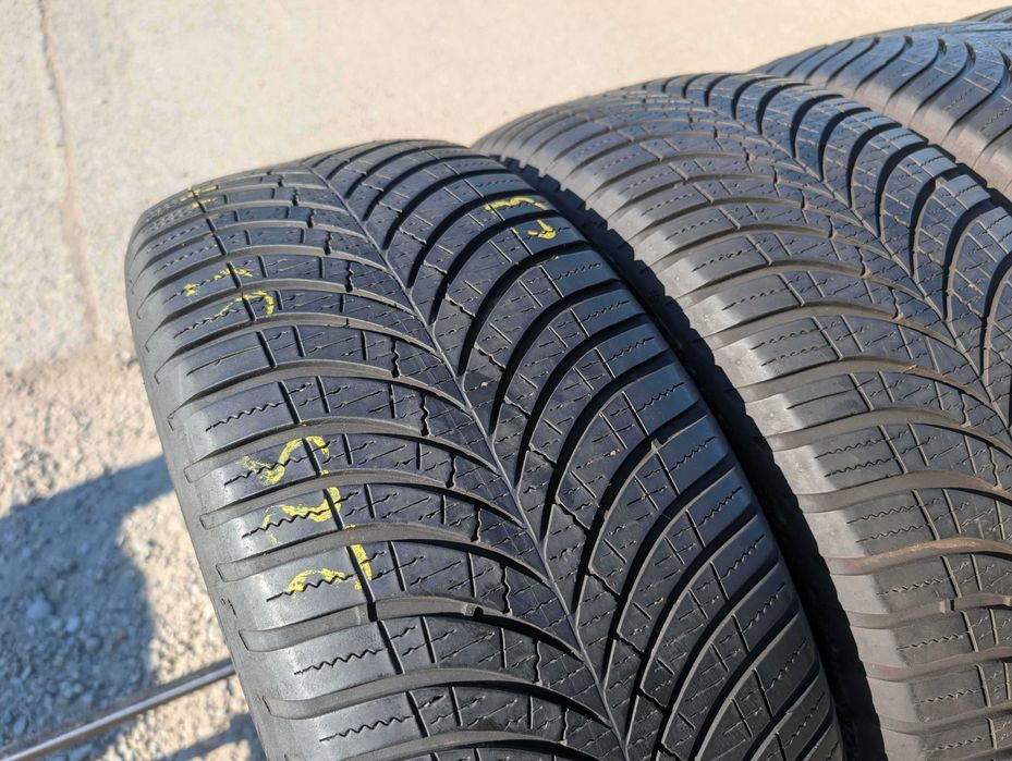 225/55 R17 • All Season • Goodyear Vector 4Seasons Gen 3 101W | 4 buc | DOT 2022-2024 | Pret/buc