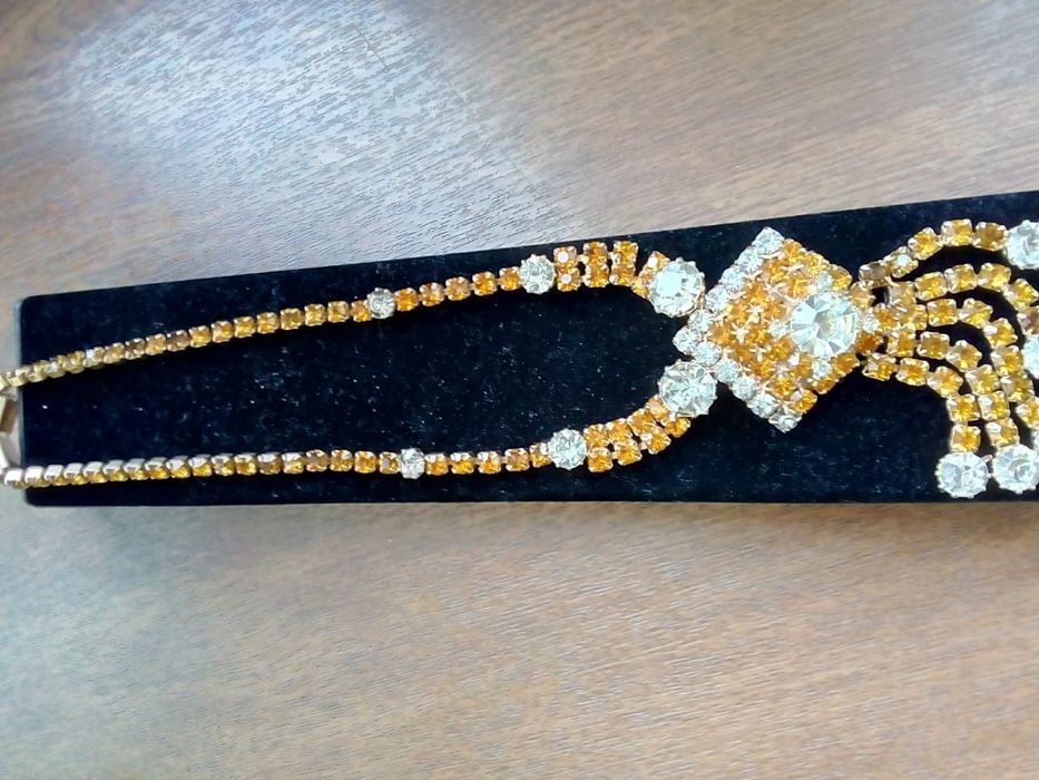 Колье и Брошки Чехия обмен