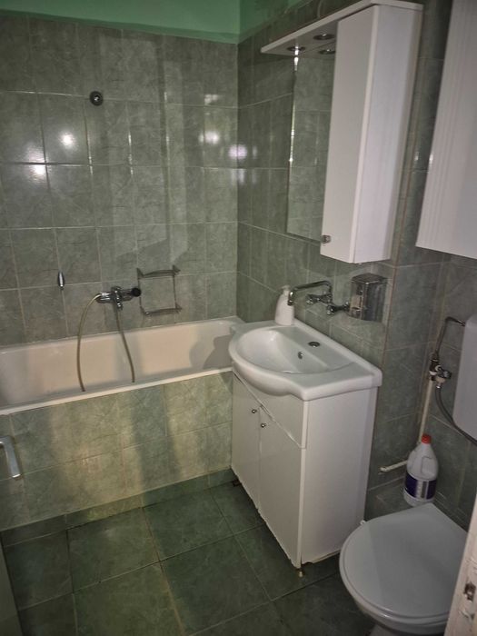 De inchiriat :Apartment 3 camere cu balcon, 125mp