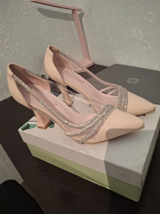 Vanessa tufli 37 razmer