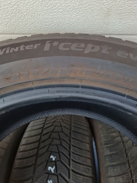 Зимни гуми 4 броя HANKOOK Winter Icept Evo3 235 55 R19 дот 2622