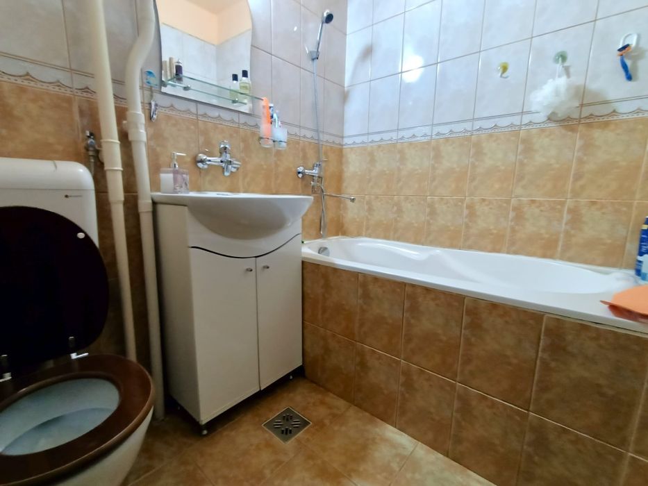 Apartament 3 camere, Râmnicu Vâlcea,  mobilat și utilat, izolat termic