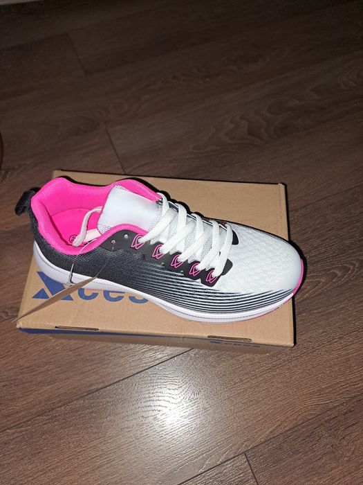 Дамски маратонки