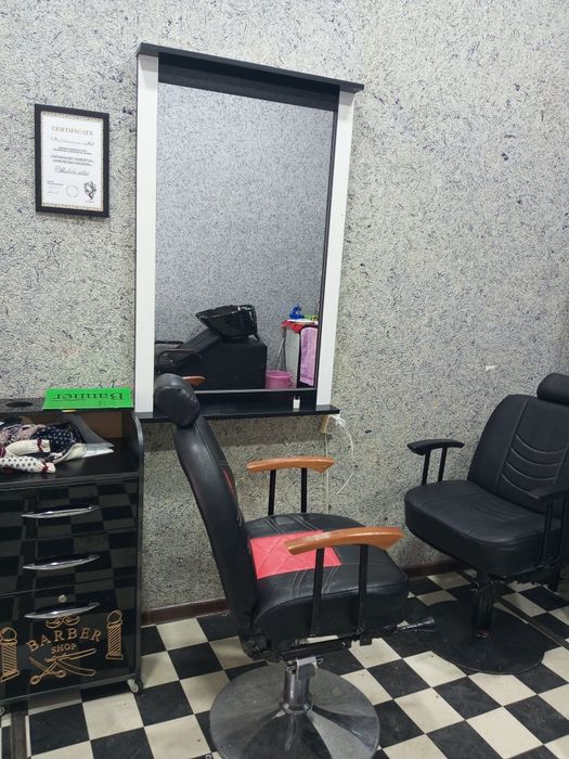 Salon mebil sotiladi 27.000 milon