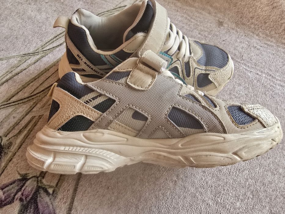 Продам кроссовки Asics