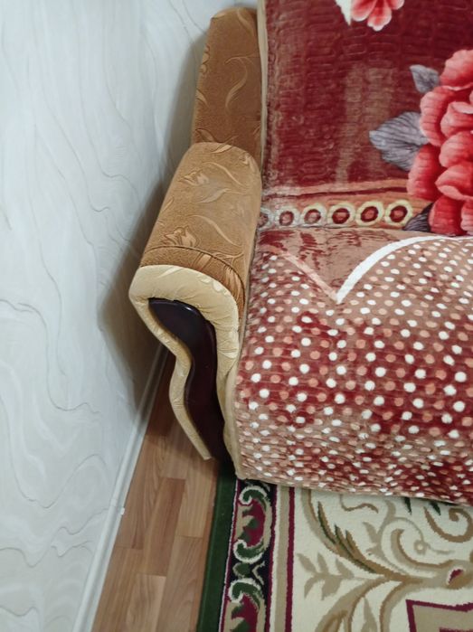 Продам диван книжка