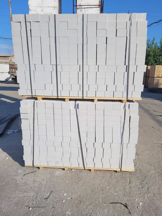 Продам Кирпич полуторный . Белый