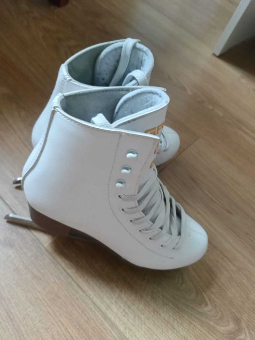 Коньки для фигурного катания