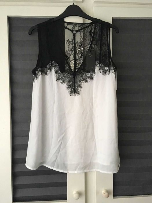 3 топа Червен, Телесен и Бял с черна дантела Потник топ GUESS - L /  М