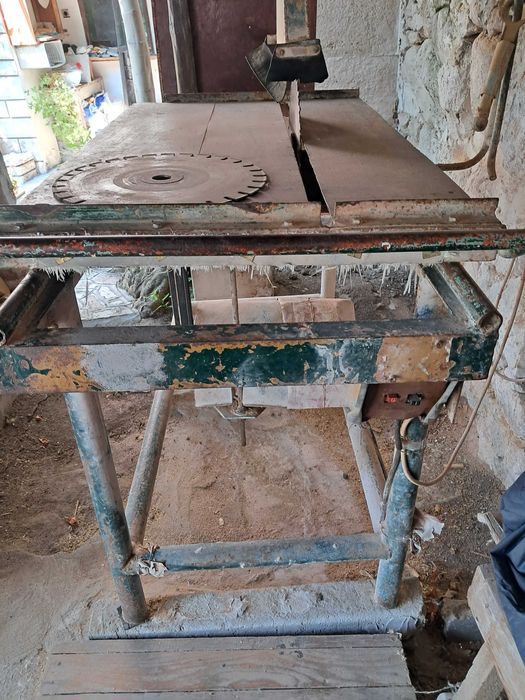 Машина за рязане на камък