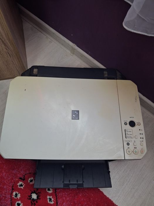 Продавам принтер