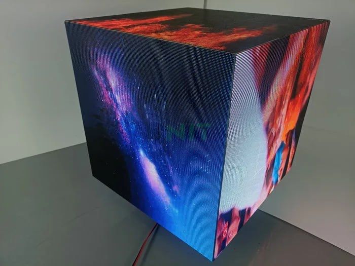 KUB SHAKLIDAGI LED MONITOR  Faqatgina bir dona qilib beramiz.