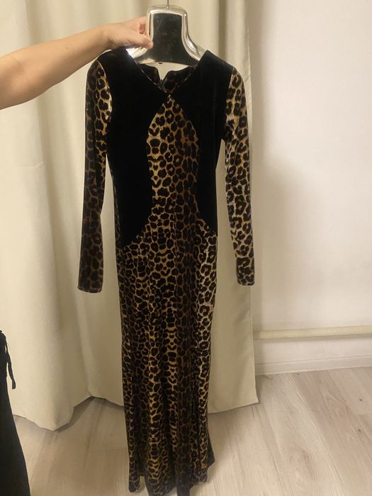 Платье леопардовое бархатное