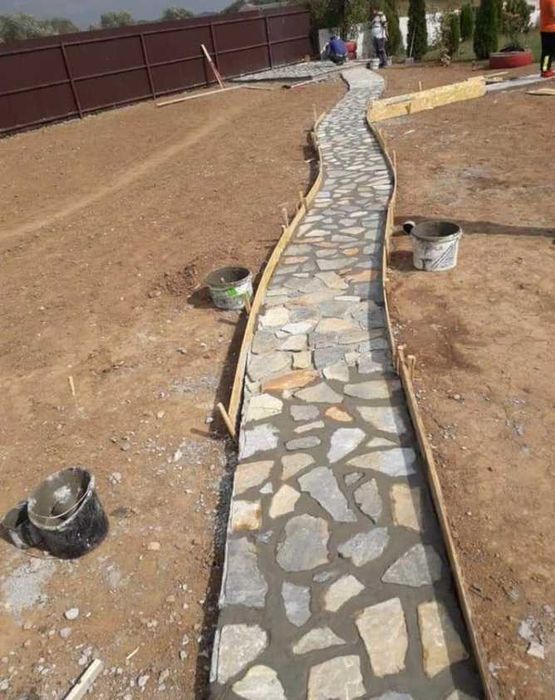 Amenajări cu piatră naturală de munte și montaj inclus