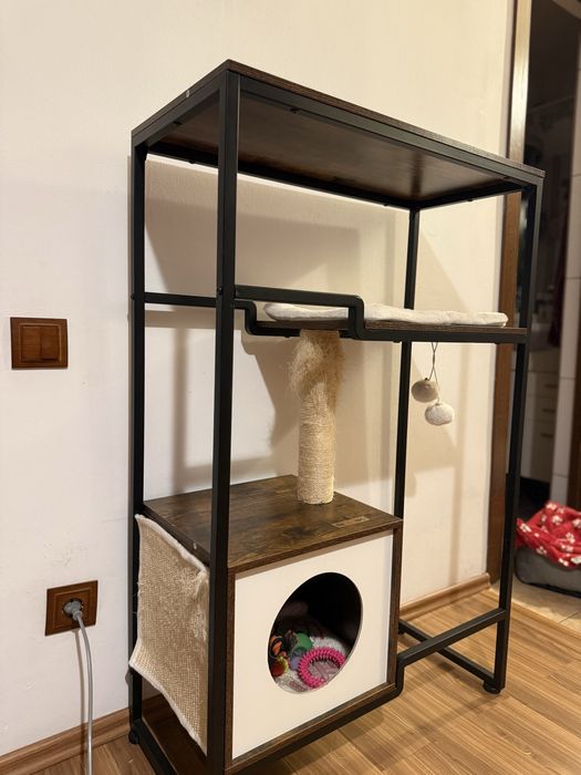 Masa cu asamblu pisici incorporat