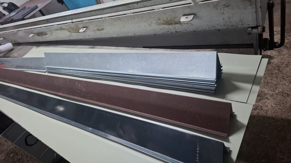 Parazapezi acoperis  9 lei m l