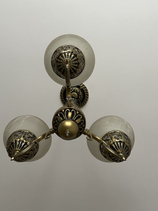 Продам люстру в хорошем состоянии