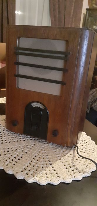 Продавам  ретро радио