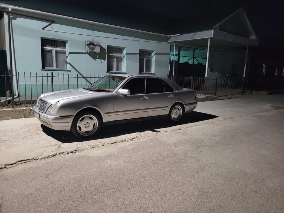 Продается мерседес бенс лупатый 210