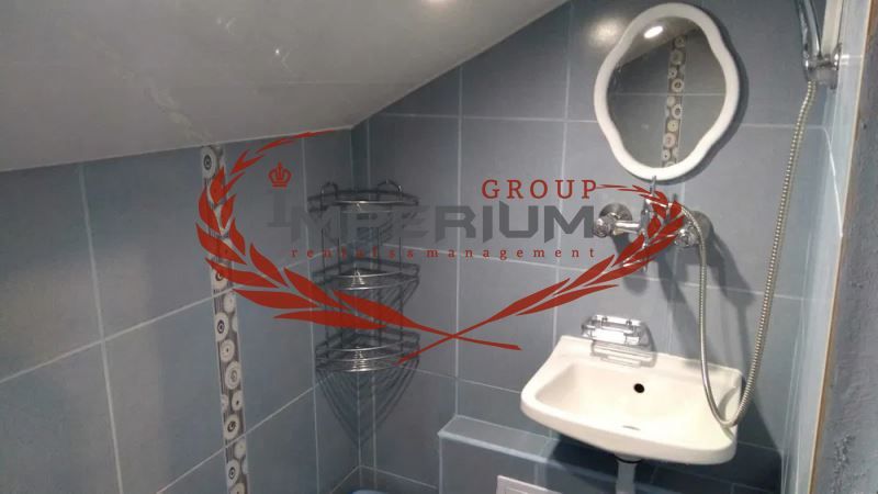 Двустаен обзаведен апартамент под наем в района на Окръжна болница, г