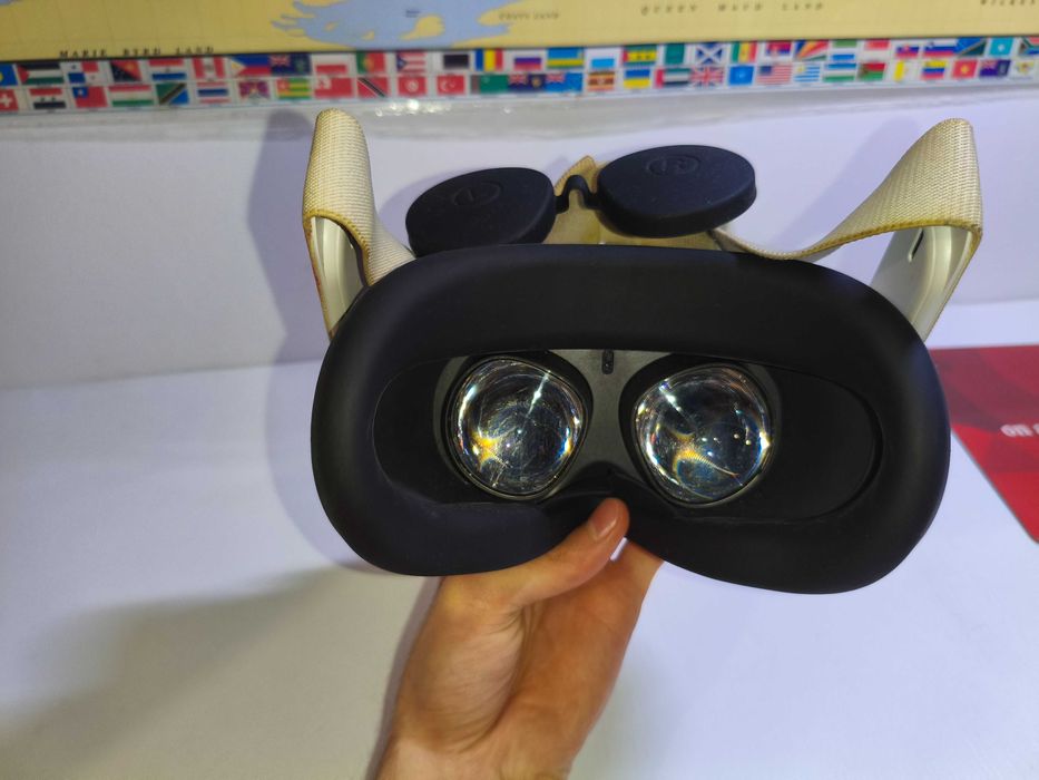 Oculus quest 2 + 2 контроллера, 64гб