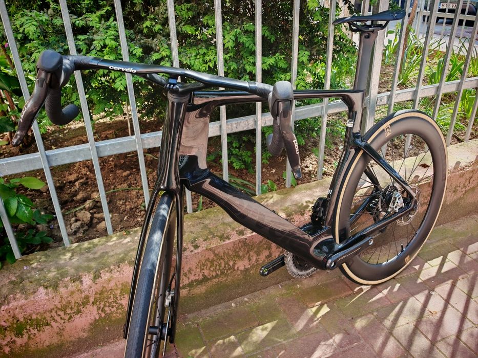 Bicicleta cursiera carbon Cervelo S5 size 61 Sram Red E1 Powermeter Reserve  64/57 stare F bună
