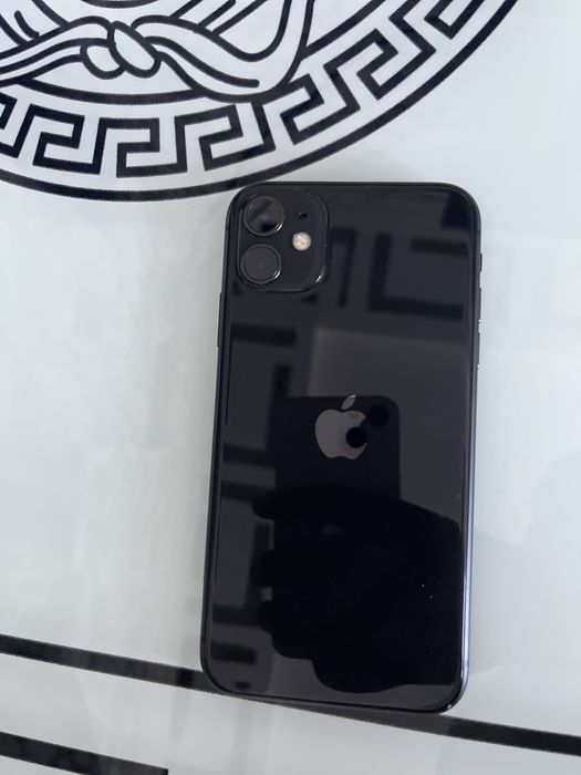 Vând iPhone 11, accept si schimburi (+/- diferență).