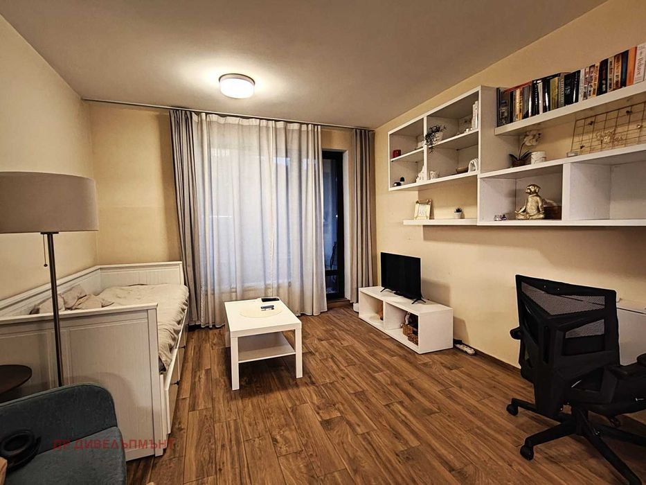 Дава се под наем Едностаен апартамент в София, Център - 36 кв.м за 434.60 € - Снимка #2