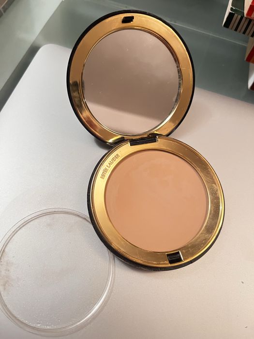 Пудри за лице Este lauder  Четки за Грим Червило