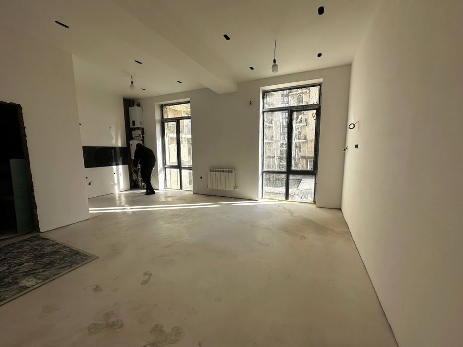 Продается Максим Горкий метро 2 х ком под ключ